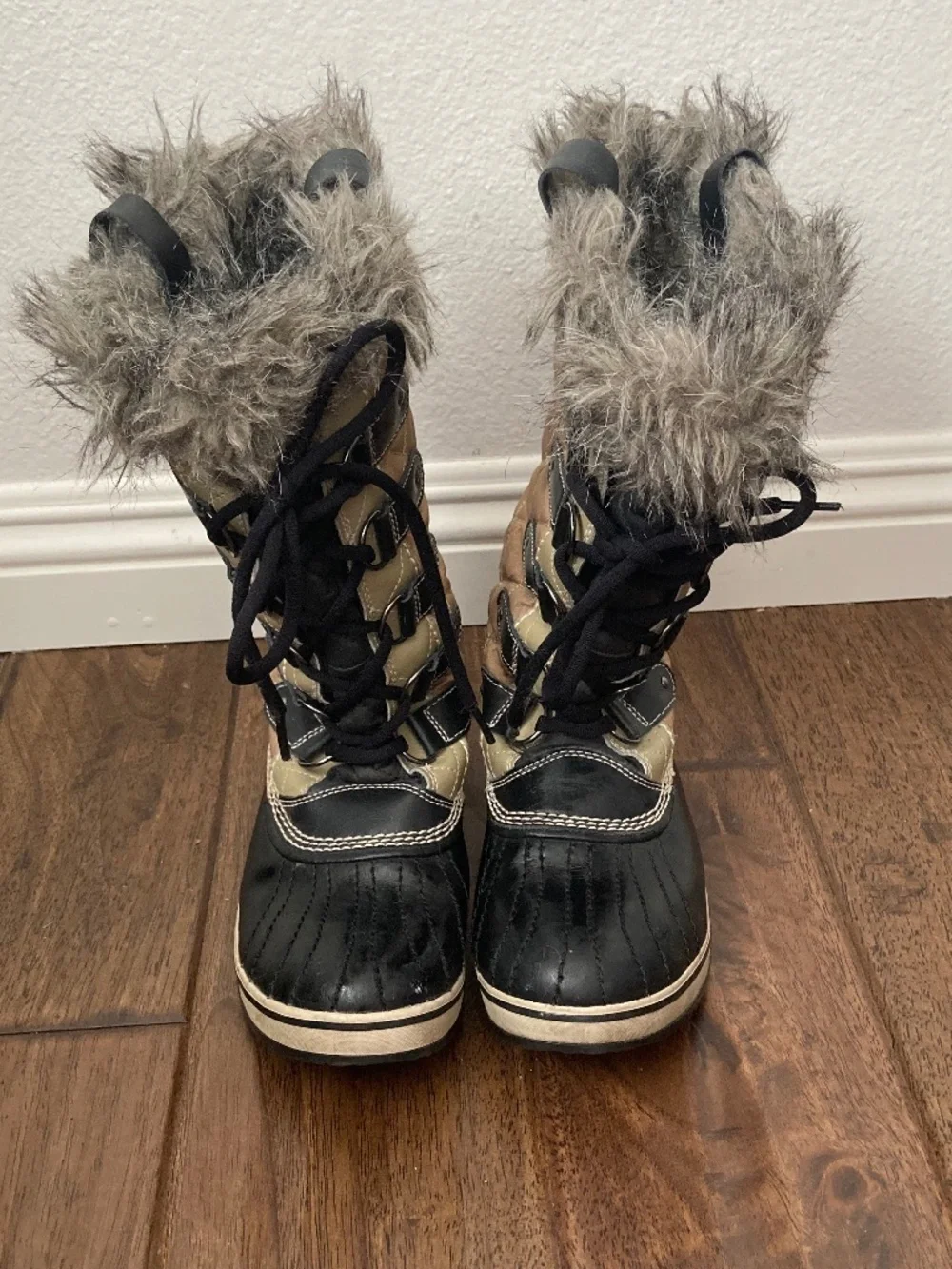 Sorel Tofino Boots Women's 8 Winter Fur Trim Snow Quilted Waterproof